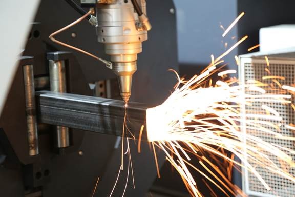 Máquina de corte de tubos a laser